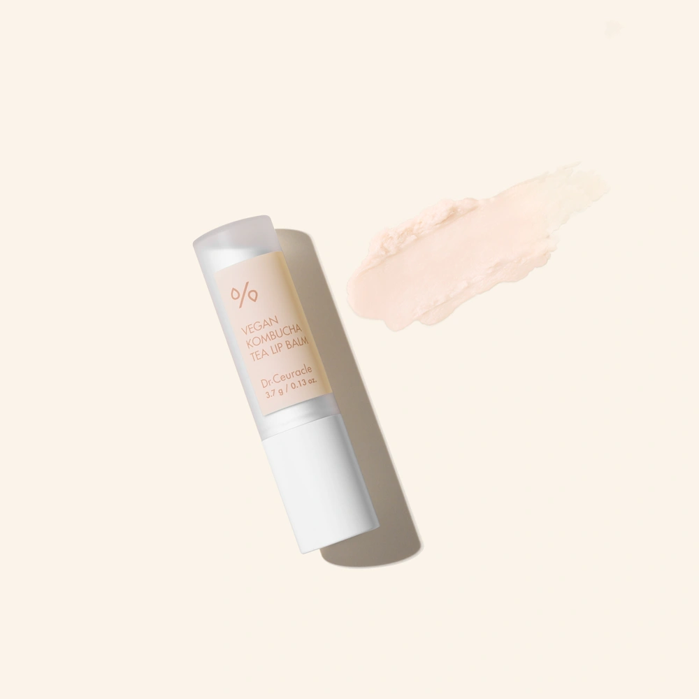 Dr. Ceuracle Vegan Kombucha Tea Lip Balm 3,7 г - Зволожуючий бальзам для губ з екстрактом комбучі - фото №1 Dr. Ceuracle Vegan Kombucha Tea Lip Balm 3,7 г - Зволожуючий бальзам для губ з екстрактом комбучі - фото №1